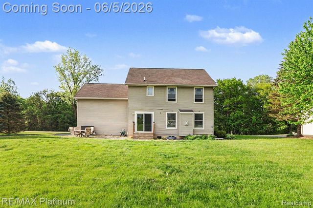 9731 Fountain Lane, Fowlerville, MI 48836