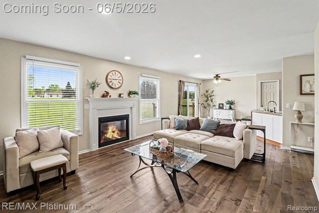 9731 Fountain Lane, Fowlerville, MI 48836
