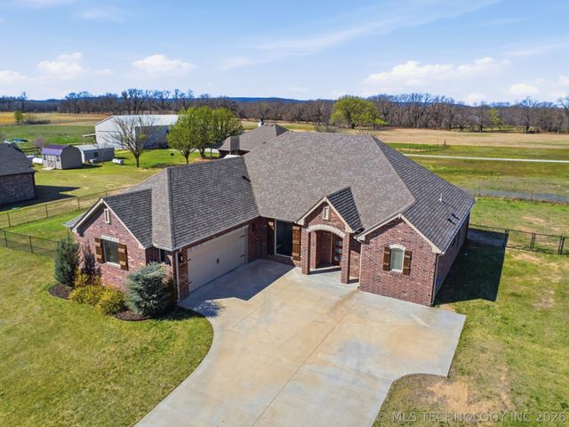 16144 S 251st East Avenue, Coweta, OK 74429