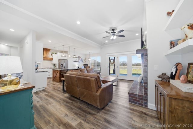 16144 S 251st East Avenue, Coweta, OK 74429