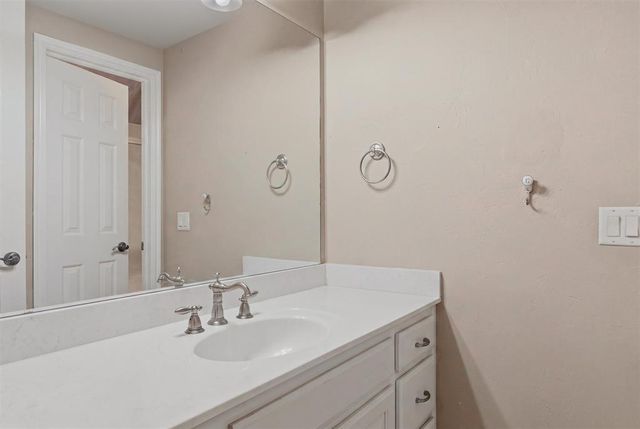 5700 NE 107th Street, Oklahoma City, OK 73151