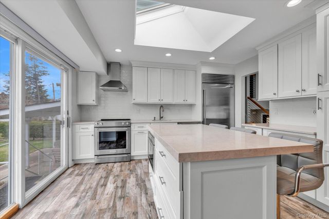 904 Park Lane, Valley Stream, NY 11581