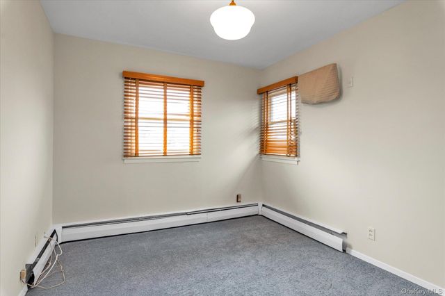 904 Park Lane, Valley Stream, NY 11581