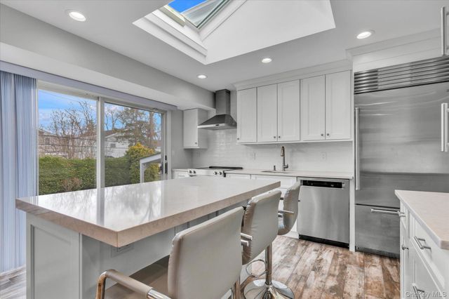 904 Park Lane, Valley Stream, NY 11581