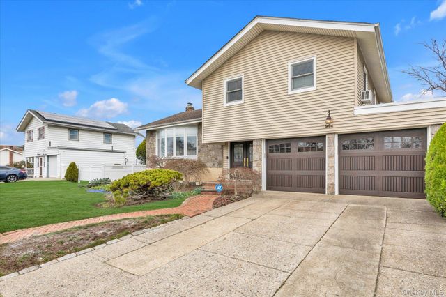 904 Park Lane, Valley Stream, NY 11581