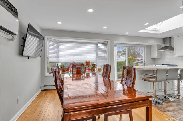 904 Park Lane, Valley Stream, NY 11581