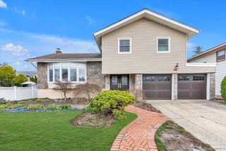 904 Park Lane, Valley Stream, NY 11581