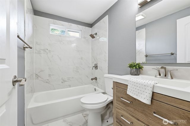 30449 2nd Avenue S, Federal Way, WA 98003