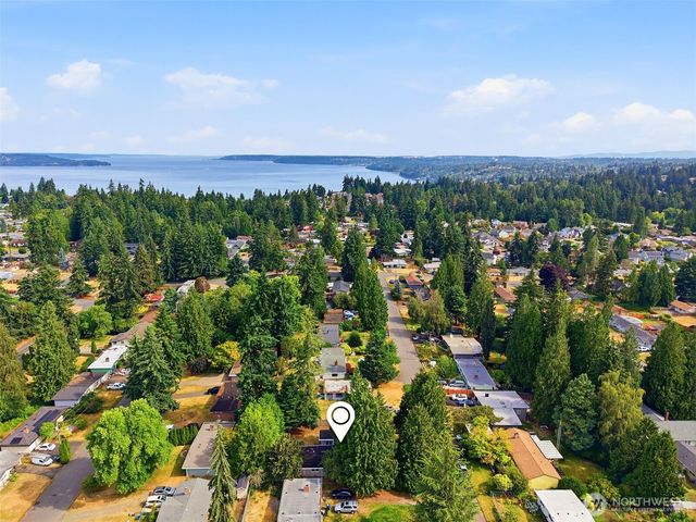 30449 2nd Avenue S, Federal Way, WA 98003