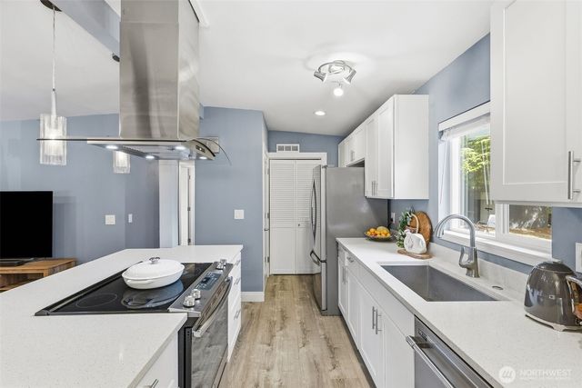 30449 2nd Avenue S, Federal Way, WA 98003