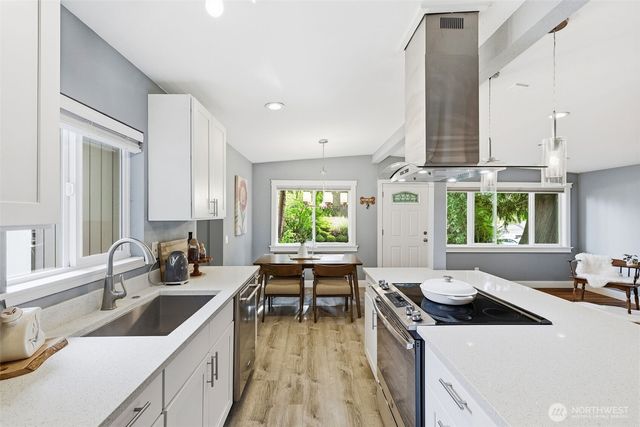 30449 2nd Avenue S, Federal Way, WA 98003