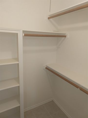 2116 Turf Club Drive, Arlington, TX 76017