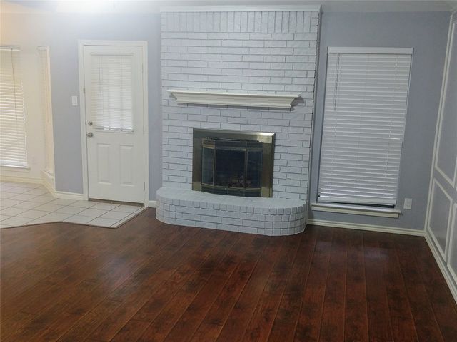 2116 Turf Club Drive, Arlington, TX 76017