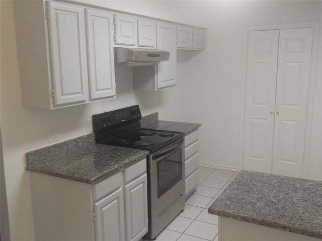 2116 Turf Club Drive, Arlington, TX 76017