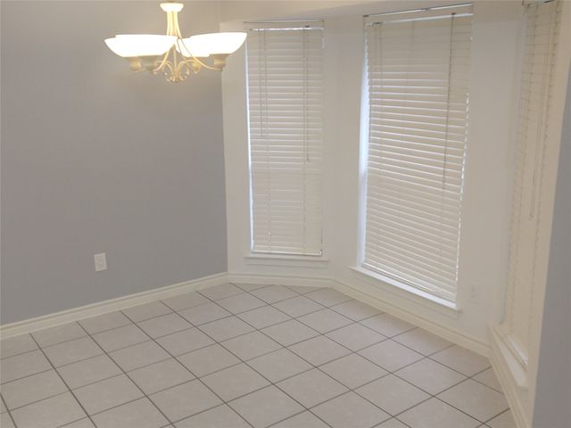 2116 Turf Club Drive, Arlington, TX 76017