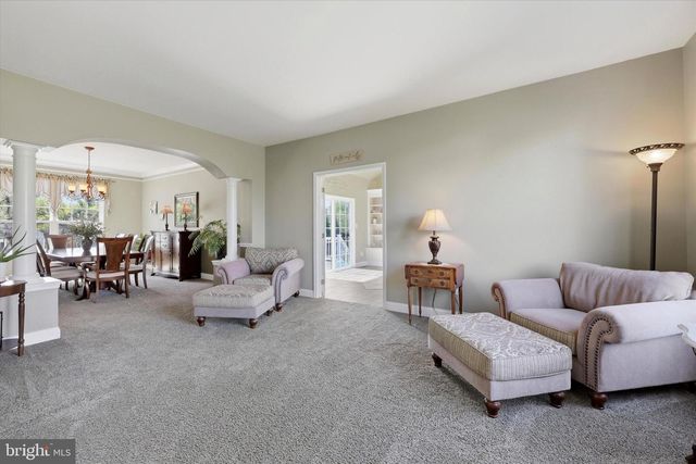 208 SHIVERS RUN CT, Mullica Hill, NJ 08062