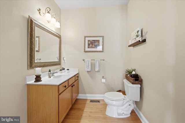 208 SHIVERS RUN CT, Mullica Hill, NJ 08062