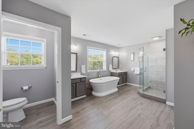 208 SHIVERS RUN CT, Mullica Hill, NJ 08062