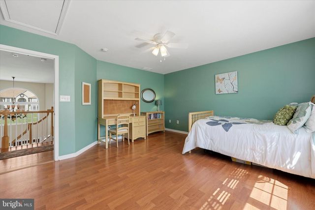 208 SHIVERS RUN CT, Mullica Hill, NJ 08062