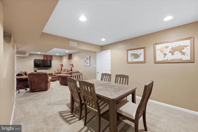 208 SHIVERS RUN CT, Mullica Hill, NJ 08062