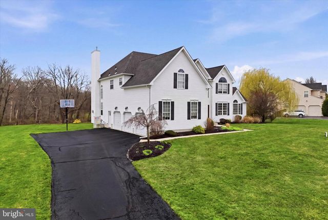 208 SHIVERS RUN CT, Mullica Hill, NJ 08062