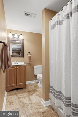 208 SHIVERS RUN CT, Mullica Hill, NJ 08062