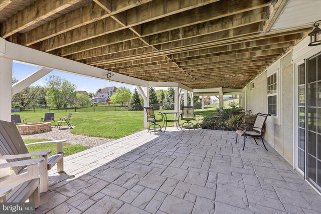 208 SHIVERS RUN CT, Mullica Hill, NJ 08062