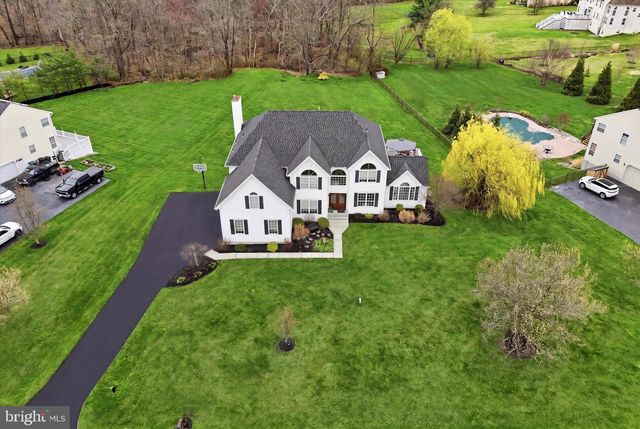 208 SHIVERS RUN CT, Mullica Hill, NJ 08062