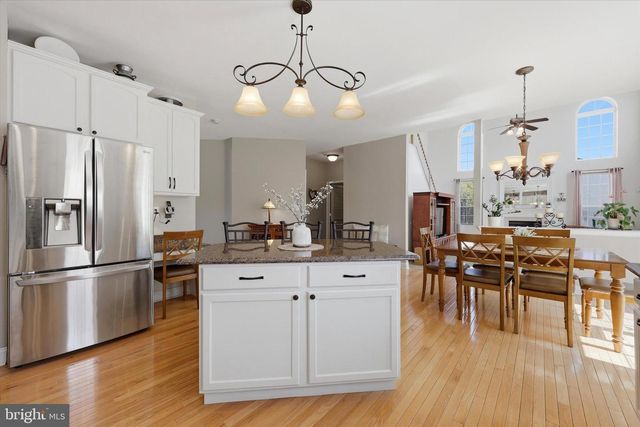 208 SHIVERS RUN CT, Mullica Hill, NJ 08062