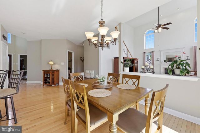 208 SHIVERS RUN CT, Mullica Hill, NJ 08062