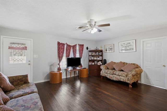423 Fm 1441, Bastrop, TX 78602