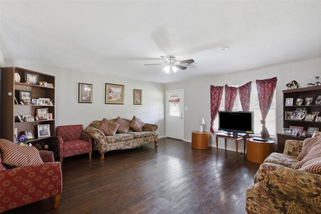 423 Fm 1441, Bastrop, TX 78602