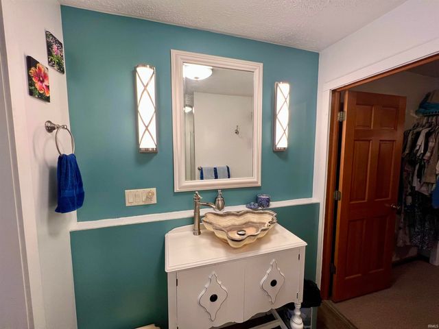 17235 Tomahawk Trail, Plymouth, IN 46563