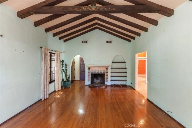 11209 La Maida, North Hollywood, CA 91601