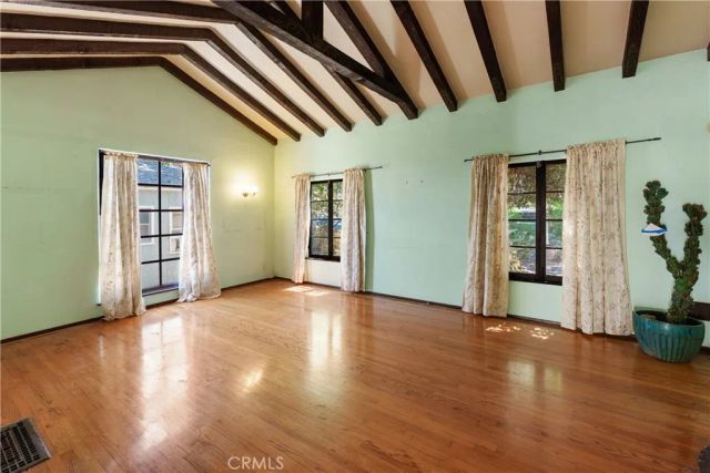 11209 La Maida, North Hollywood, CA 91601