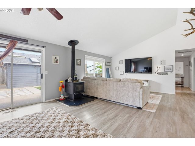 471 Se 17TH St, Troutdale, OR 97060