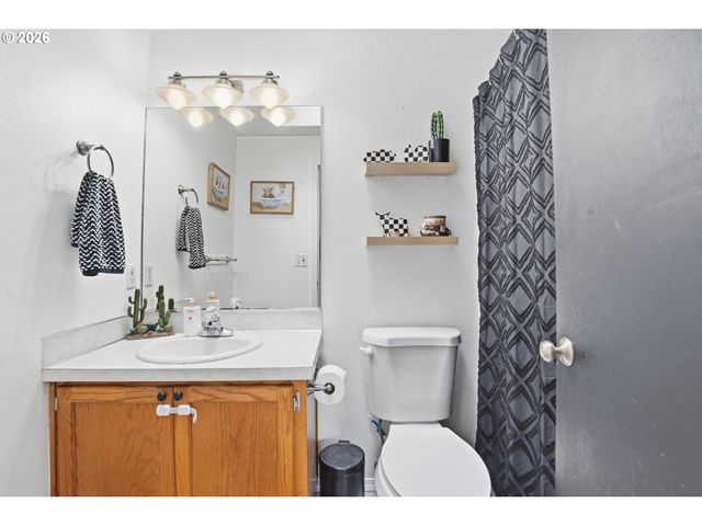 471 Se 17TH St, Troutdale, OR 97060