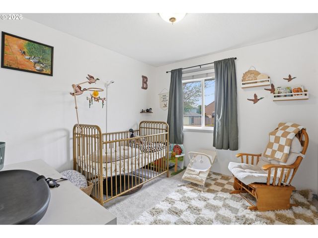471 Se 17TH St, Troutdale, OR 97060