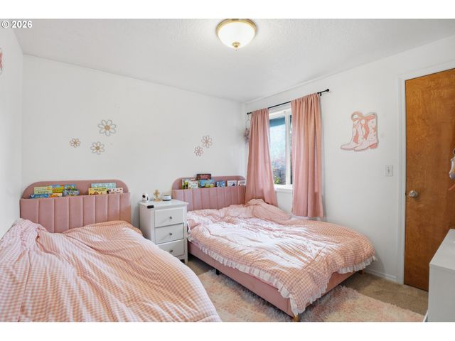 471 Se 17TH St, Troutdale, OR 97060