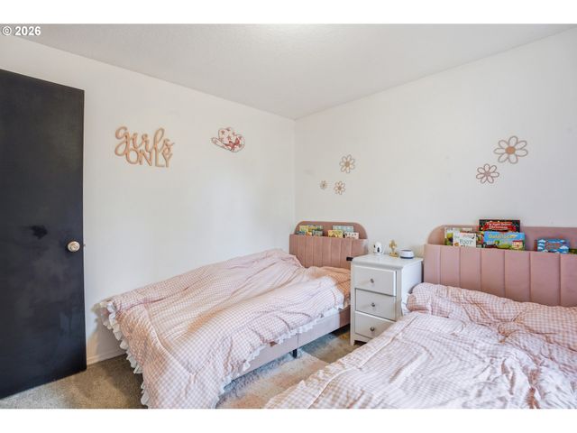 471 Se 17TH St, Troutdale, OR 97060