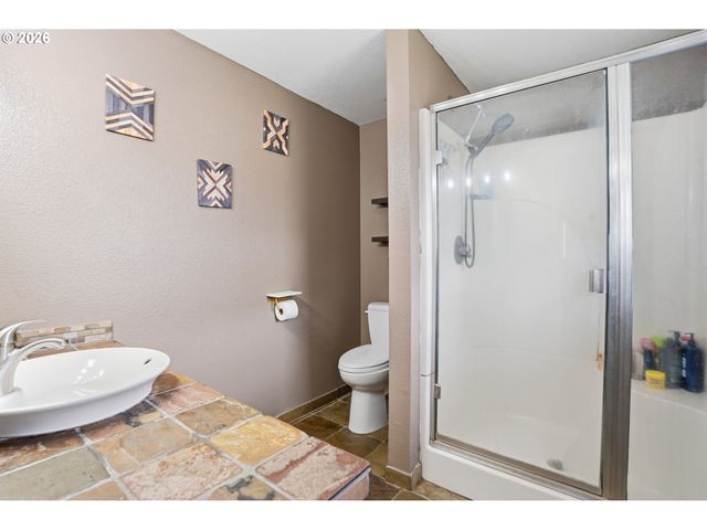 471 Se 17TH St, Troutdale, OR 97060