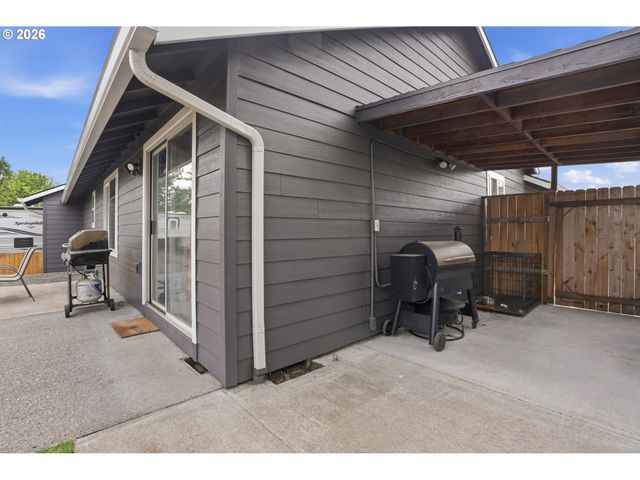 471 Se 17TH St, Troutdale, OR 97060
