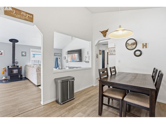 471 Se 17TH St, Troutdale, OR 97060