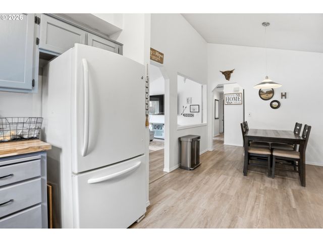 471 Se 17TH St, Troutdale, OR 97060