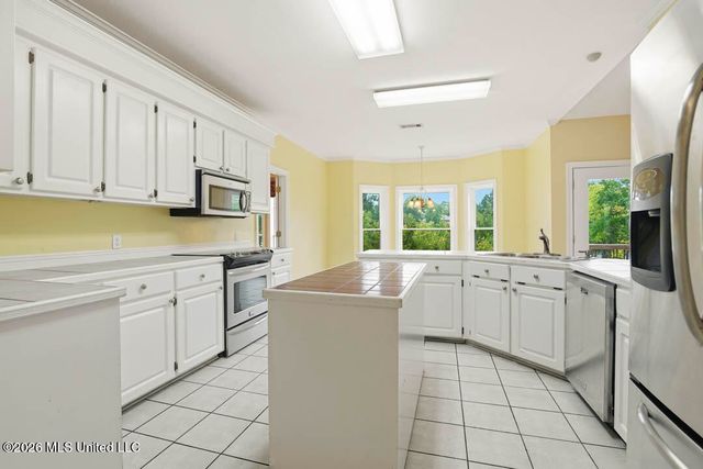 90 W Shore Drive, Hattiesburg, MS 39402