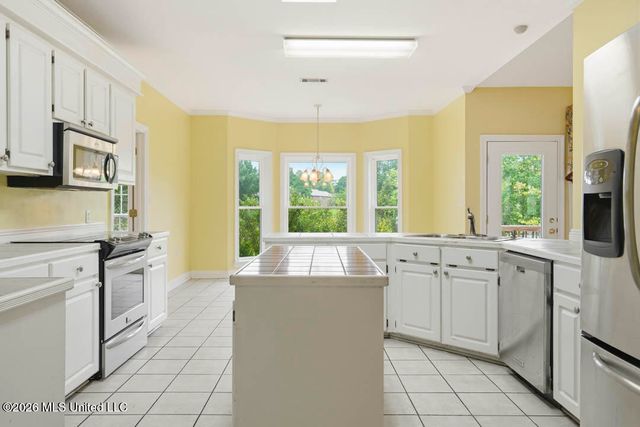 90 W Shore Drive, Hattiesburg, MS 39402