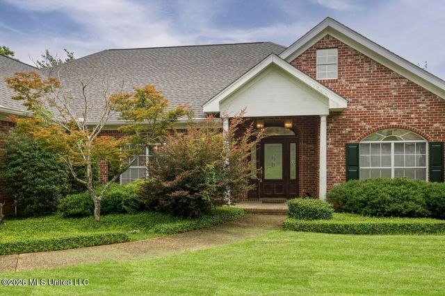 90 W Shore Drive, Hattiesburg, MS 39402