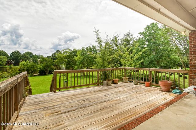 90 W Shore Drive, Hattiesburg, MS 39402