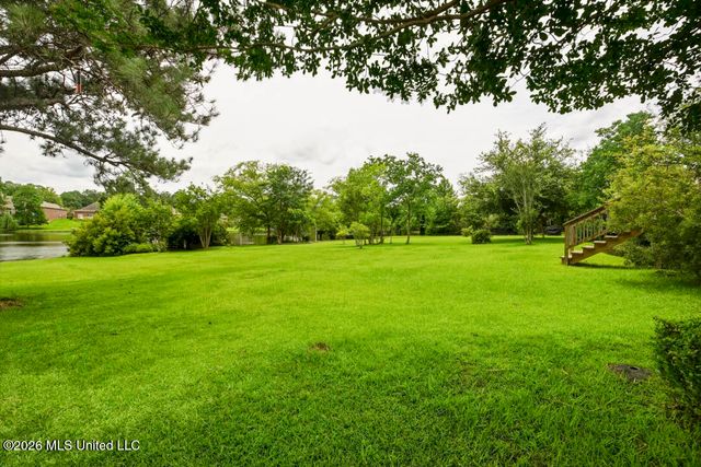 90 W Shore Drive, Hattiesburg, MS 39402