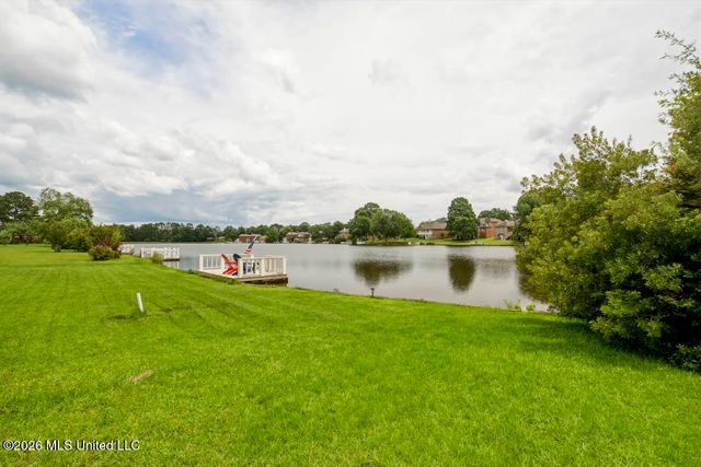 90 W Shore Drive, Hattiesburg, MS 39402